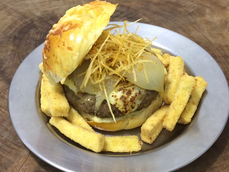 Receita do Pinho: Burger de carne do sol. Foto Repórter Gourmet.